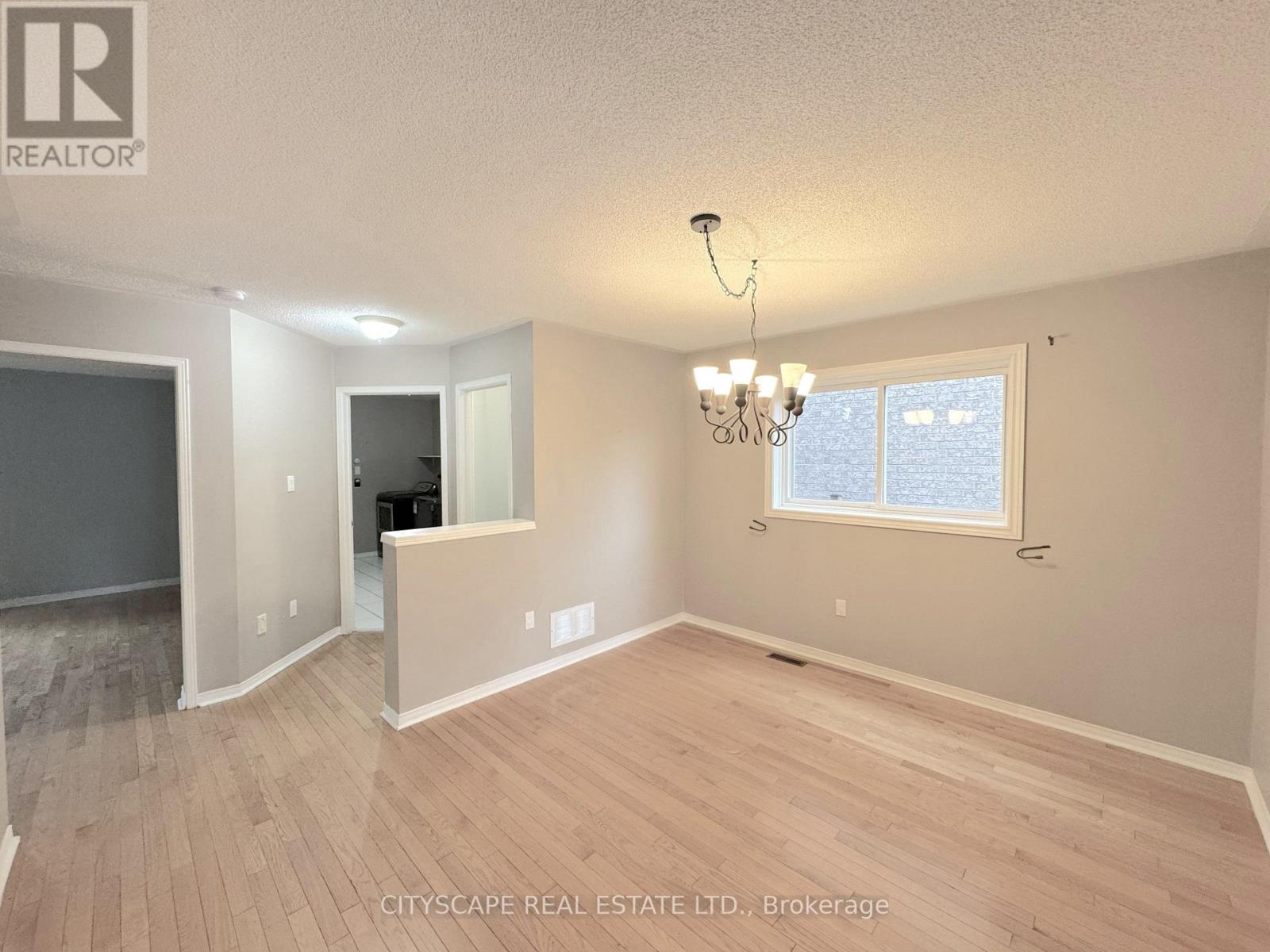 8 Safari Court, Brampton, ON photo 9