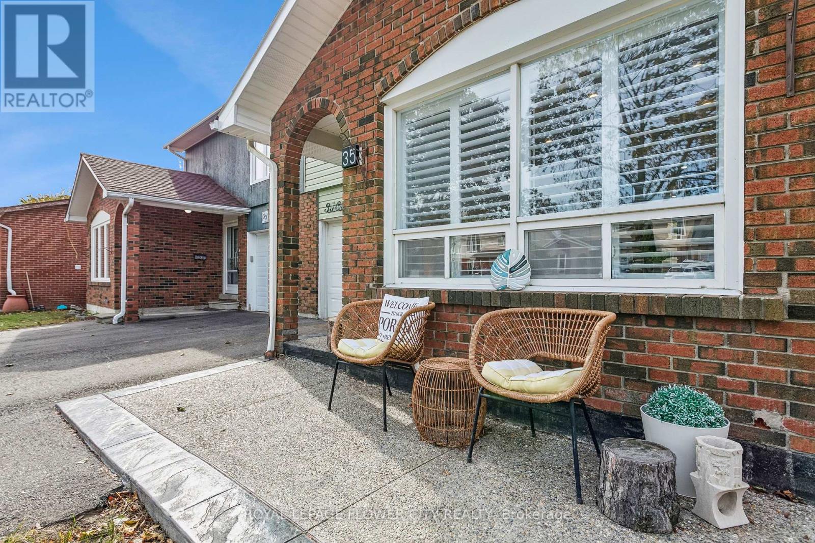 35 CAMBERLEY CRESCENT - 3