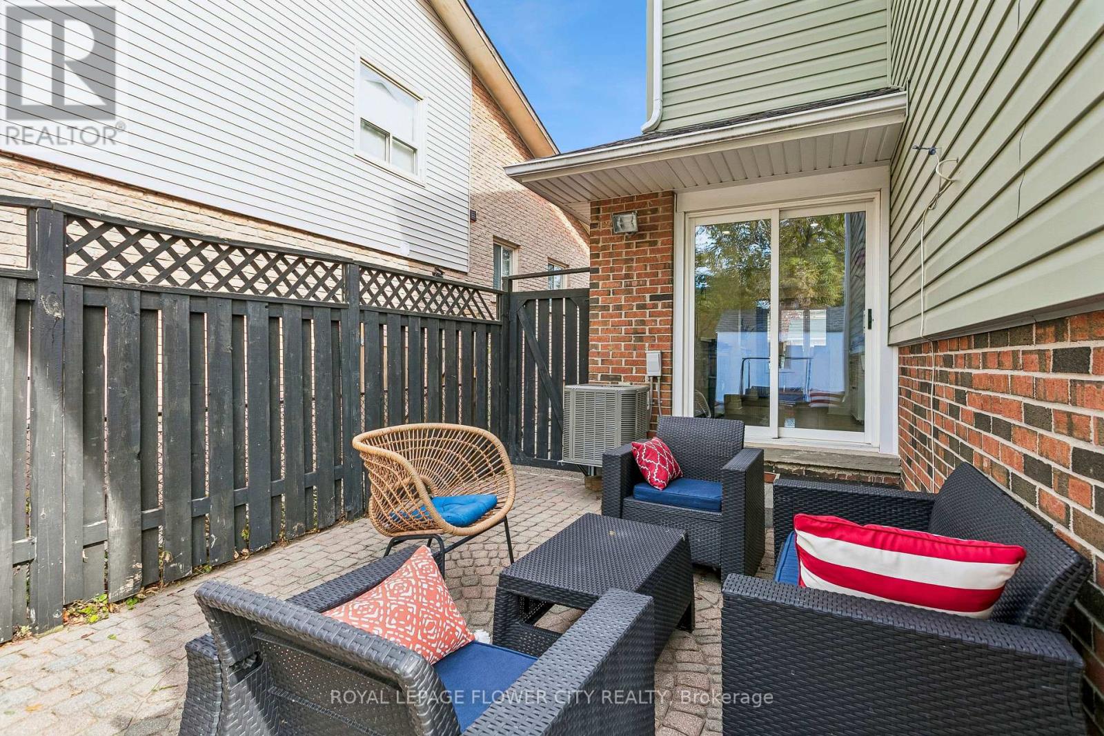 35 CAMBERLEY CRESCENT - 48