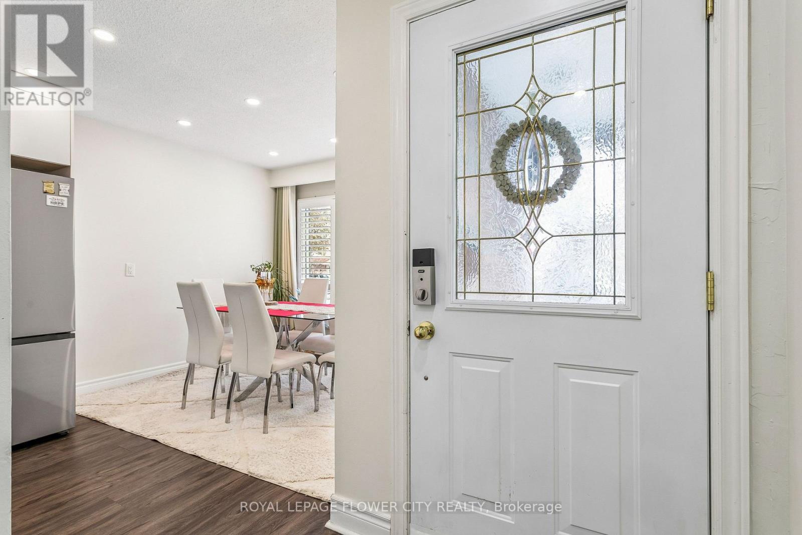 35 CAMBERLEY CRESCENT - 5