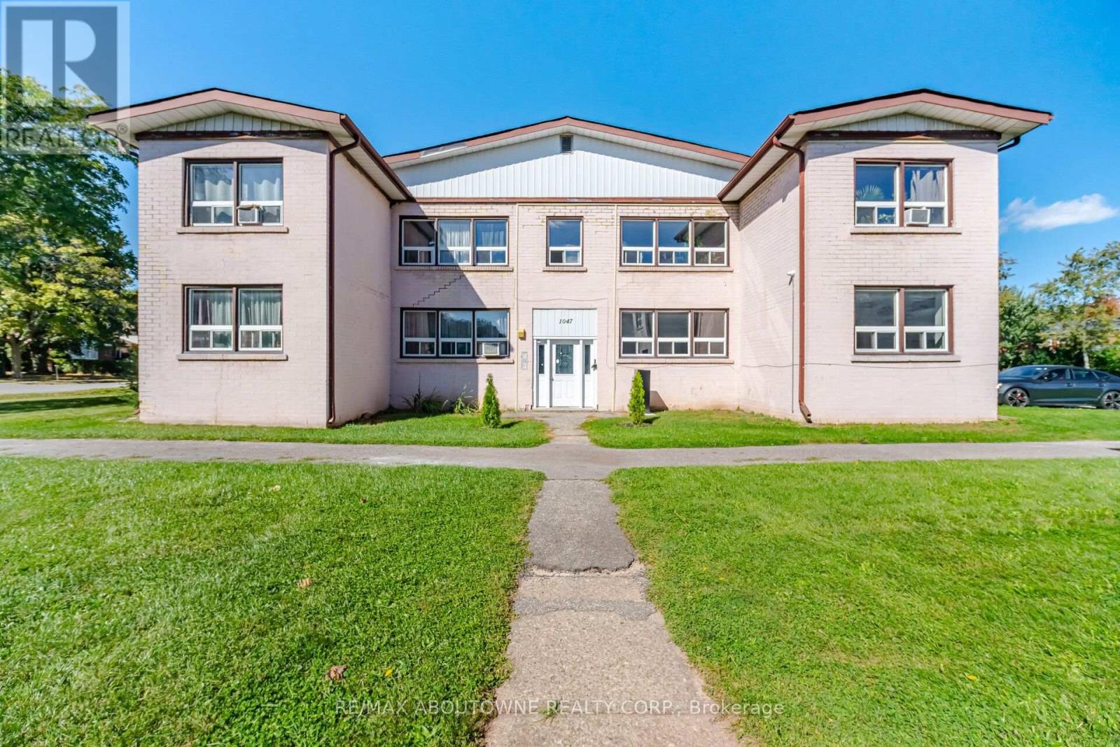 1047 Churchill Avenue East