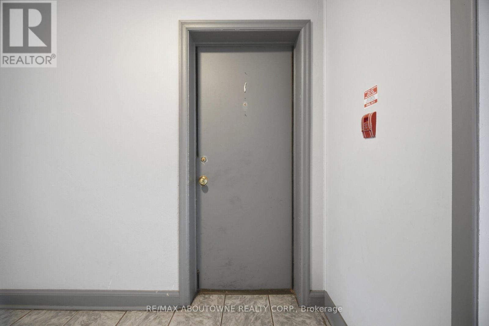 1047 Churchill Avenue East — photo 4