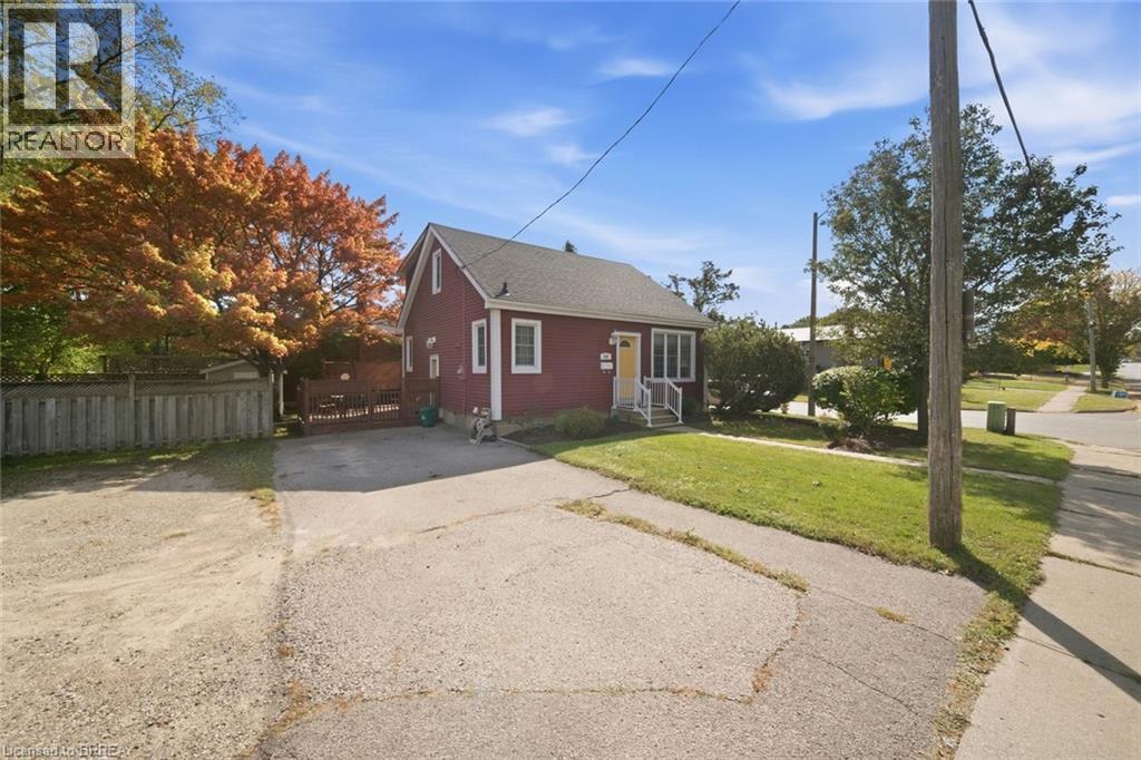 243 Sydenham Street — photo 47