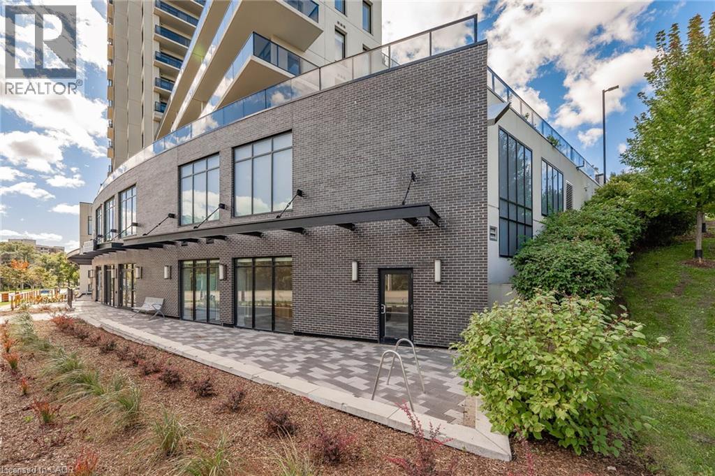 150 Wellington Street East — photo 8