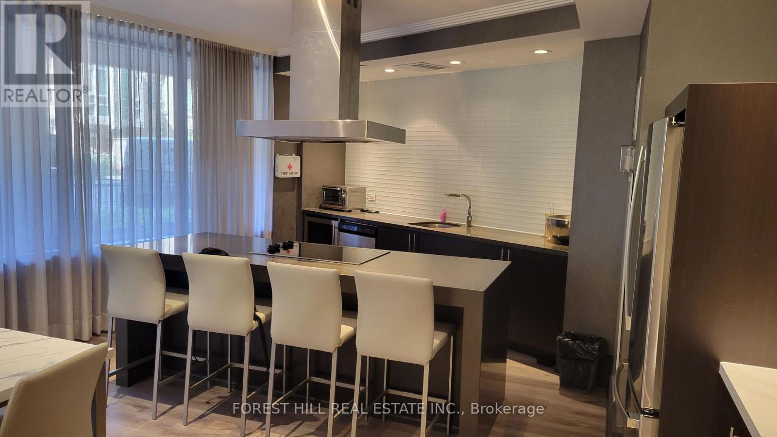 60 Berwick Avenue — photo 10