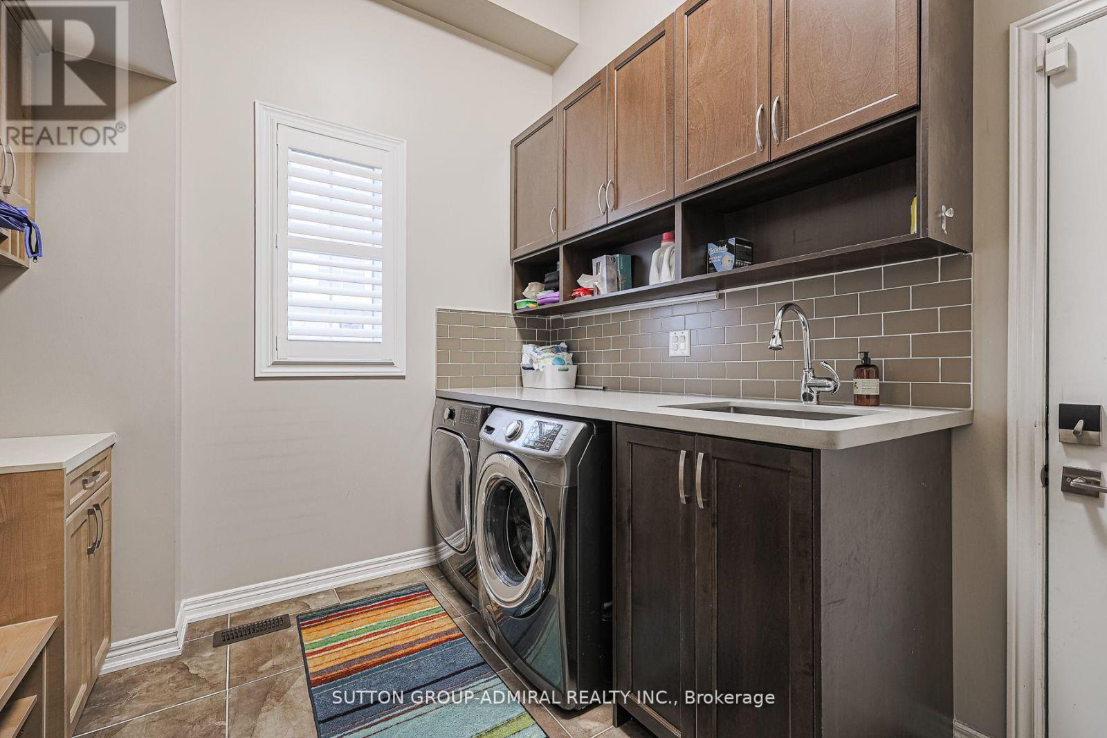 163 Heintzman Crescent — photo 15