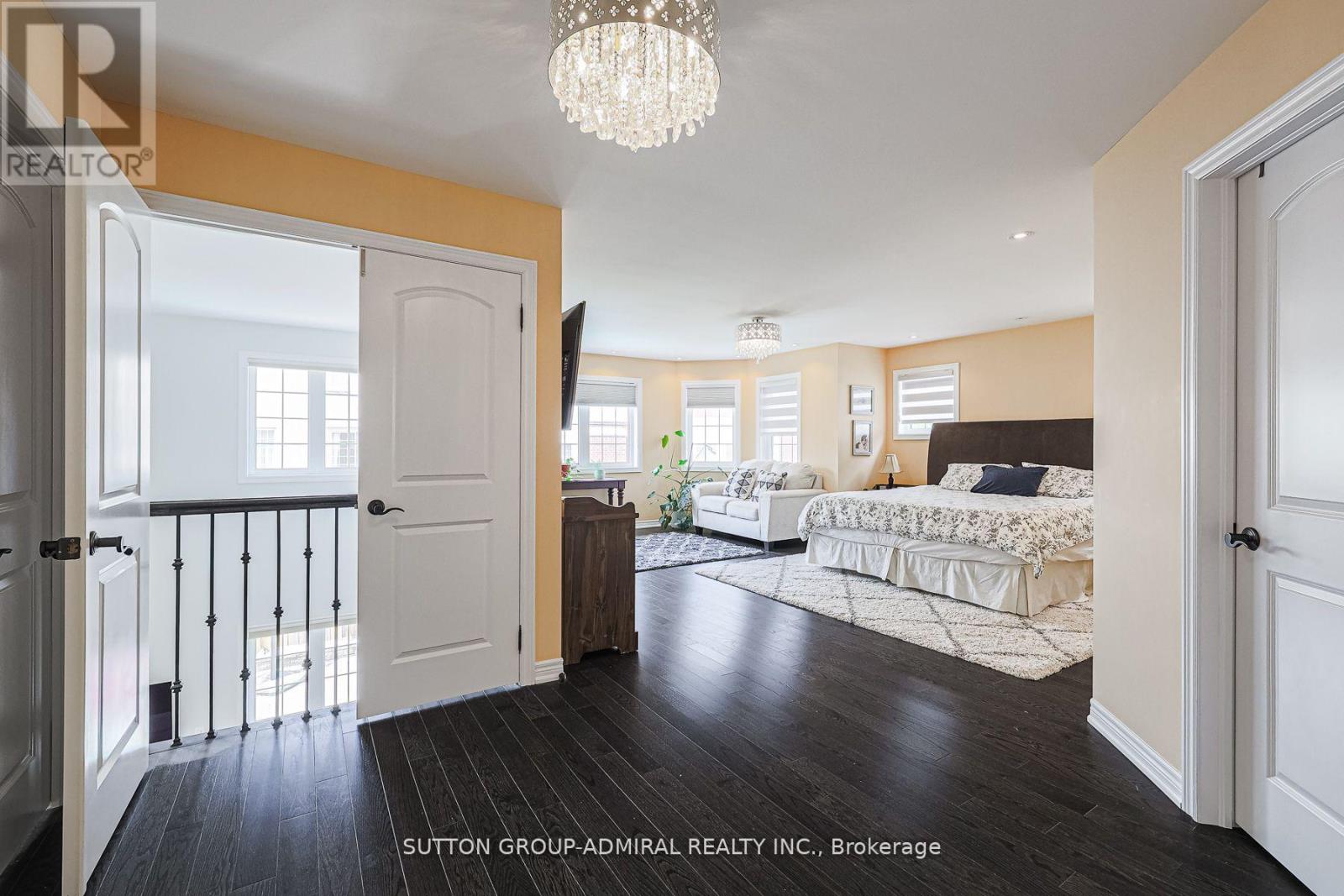 163 Heintzman Crescent — photo 17