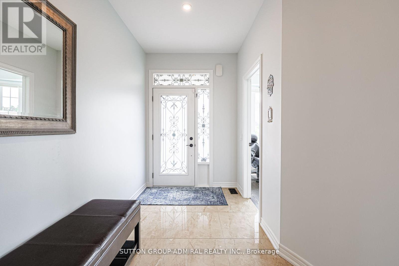 163 Heintzman Crescent — photo 3