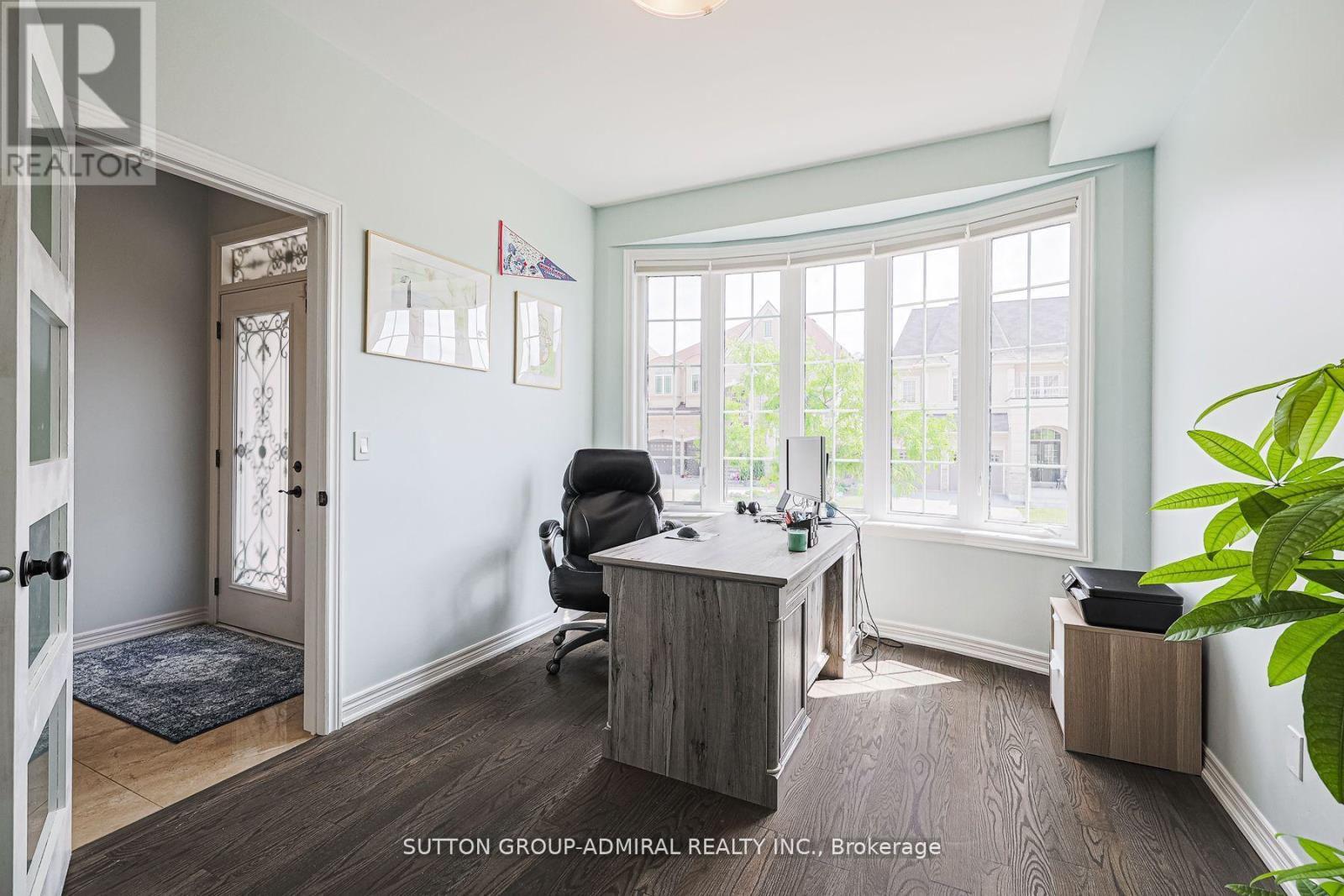 163 Heintzman Crescent — photo 14