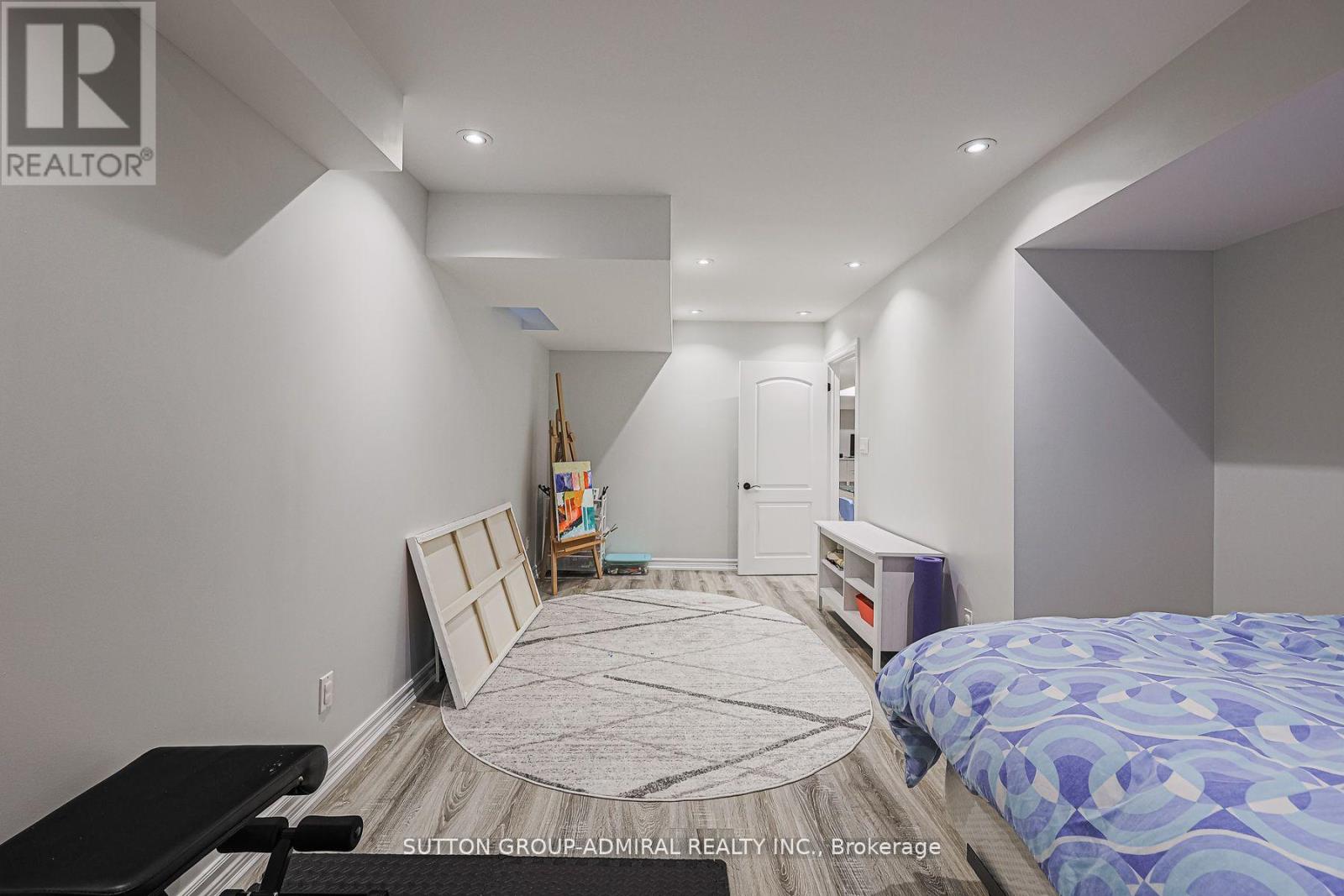 163 Heintzman Crescent — photo 33