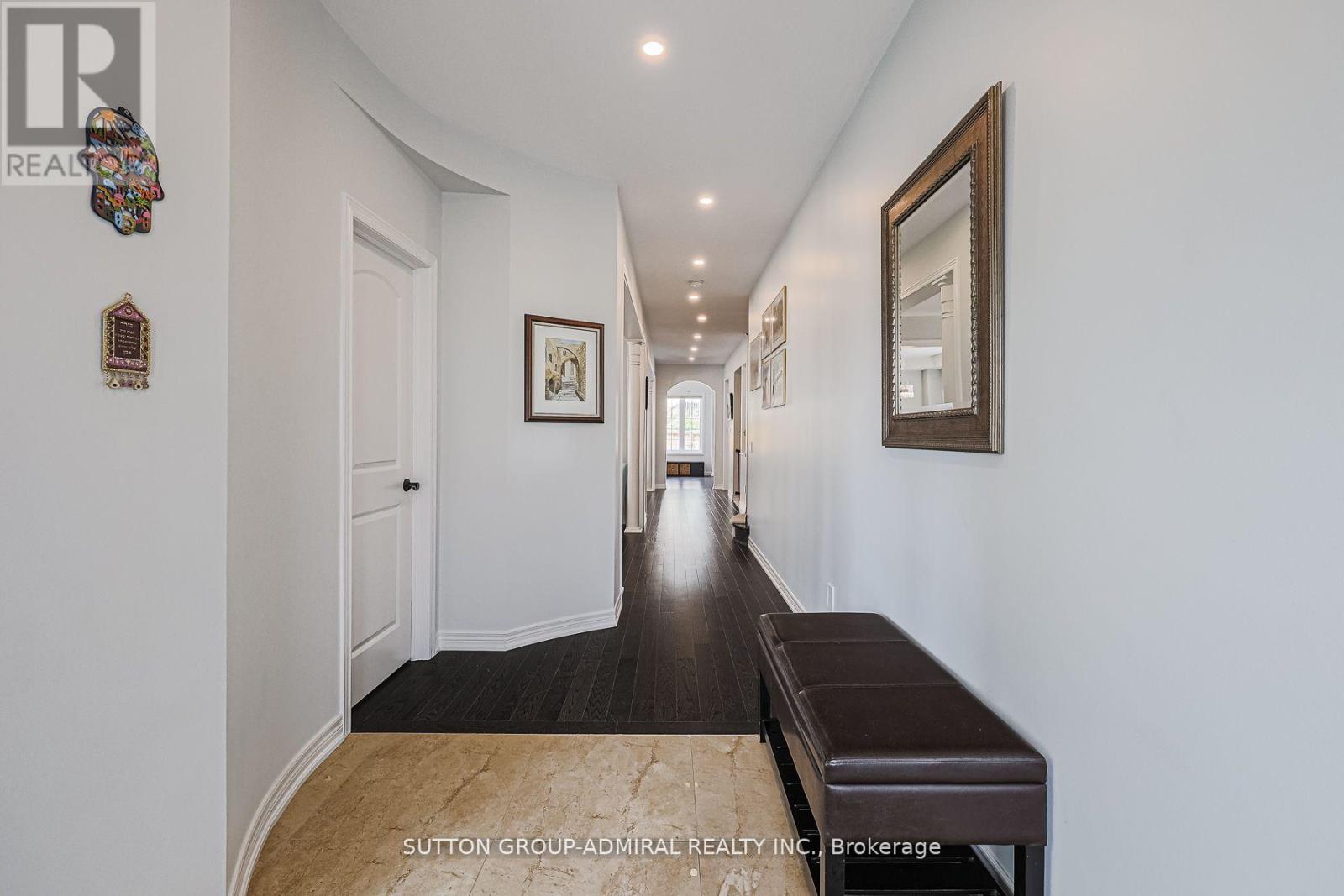 163 Heintzman Crescent — photo 4