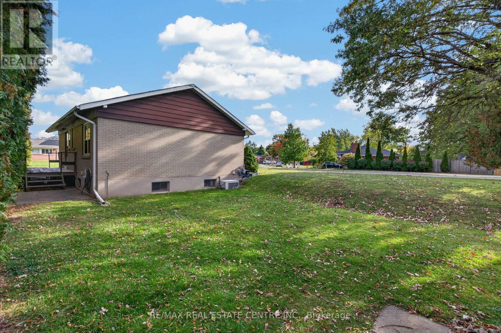 226 Elmwood Crescent, Milton, ON photo 28