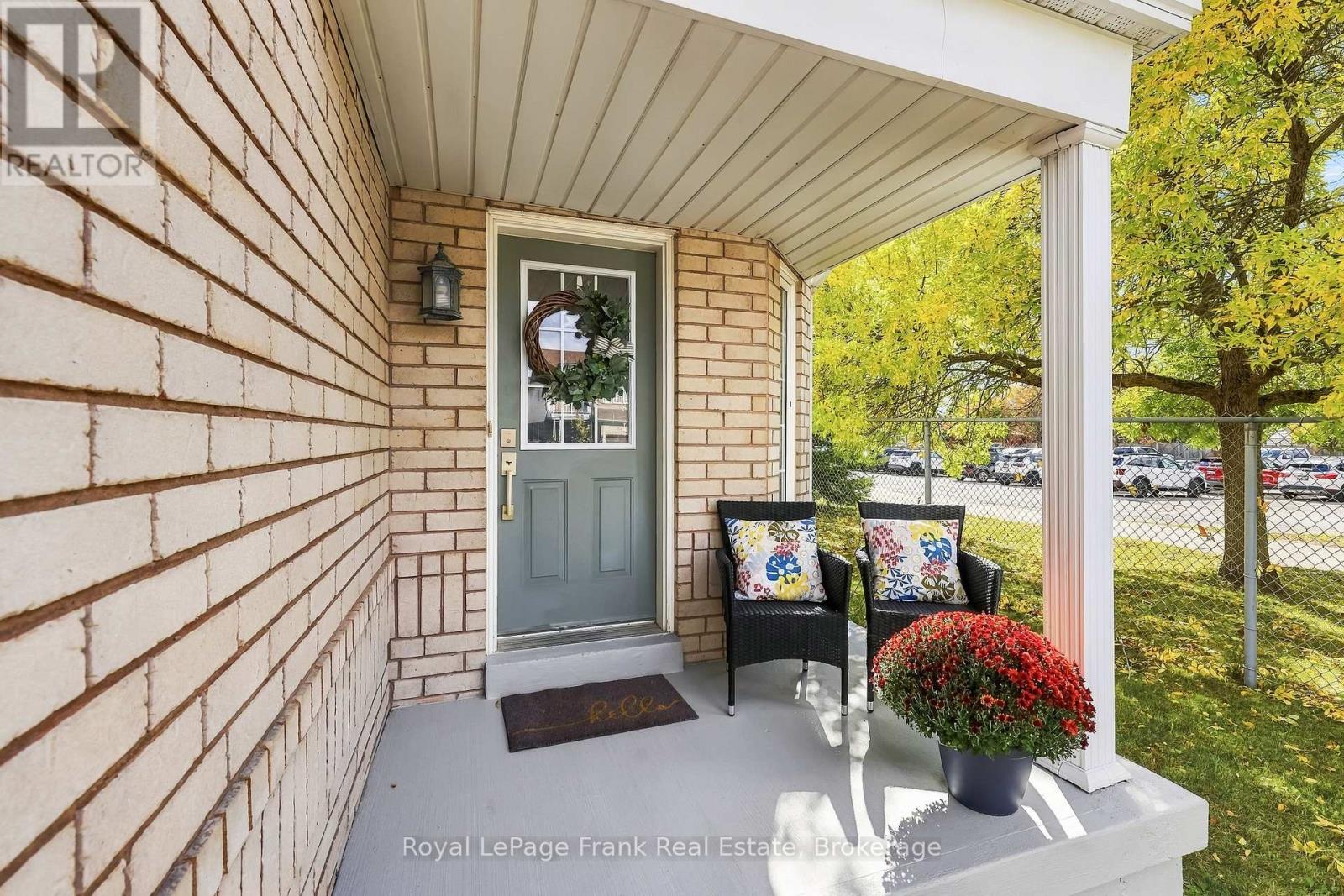 15 Sprucewood Crescent, Clarington, ON photo 4