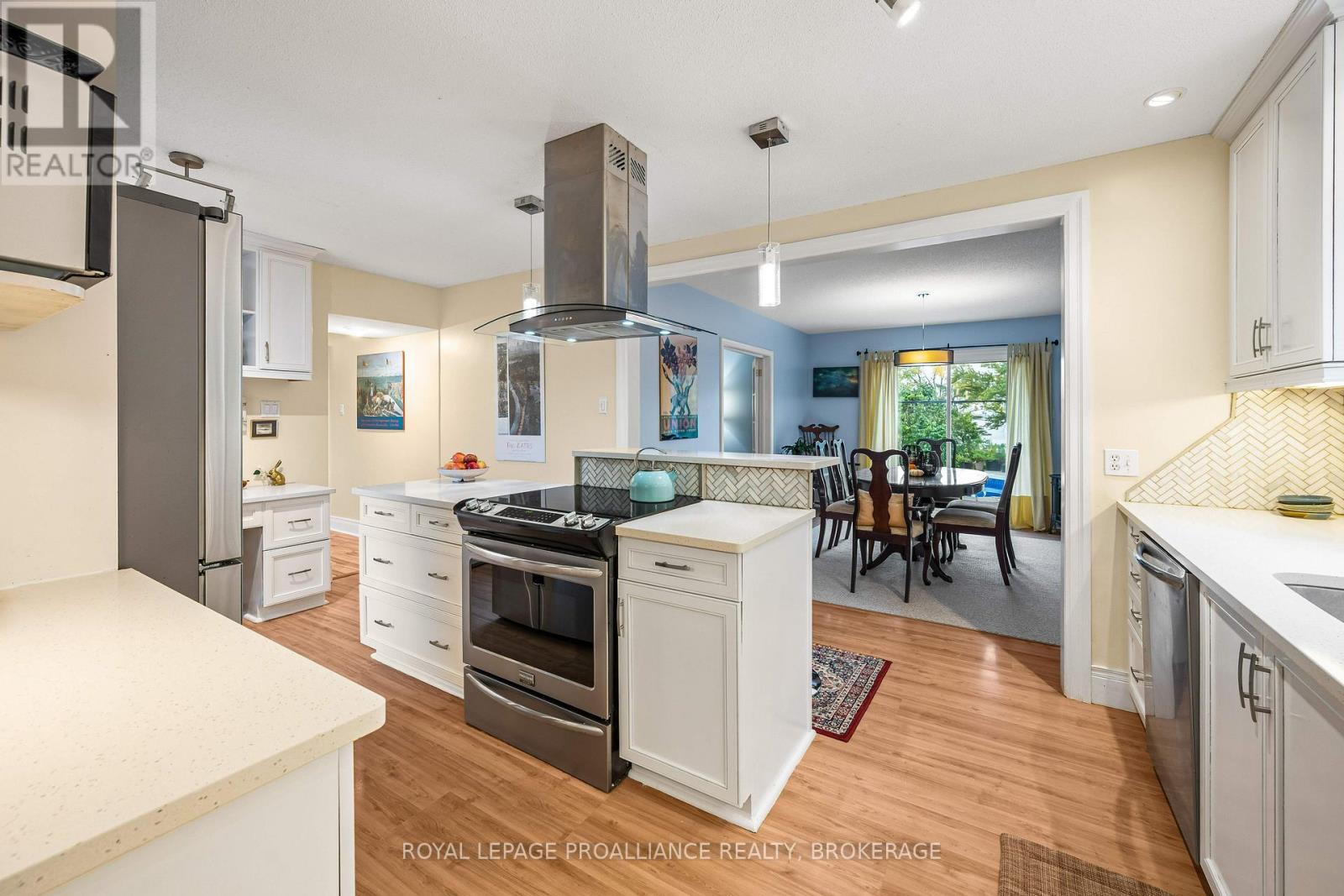 34 Cambridge Crescent — photo 15