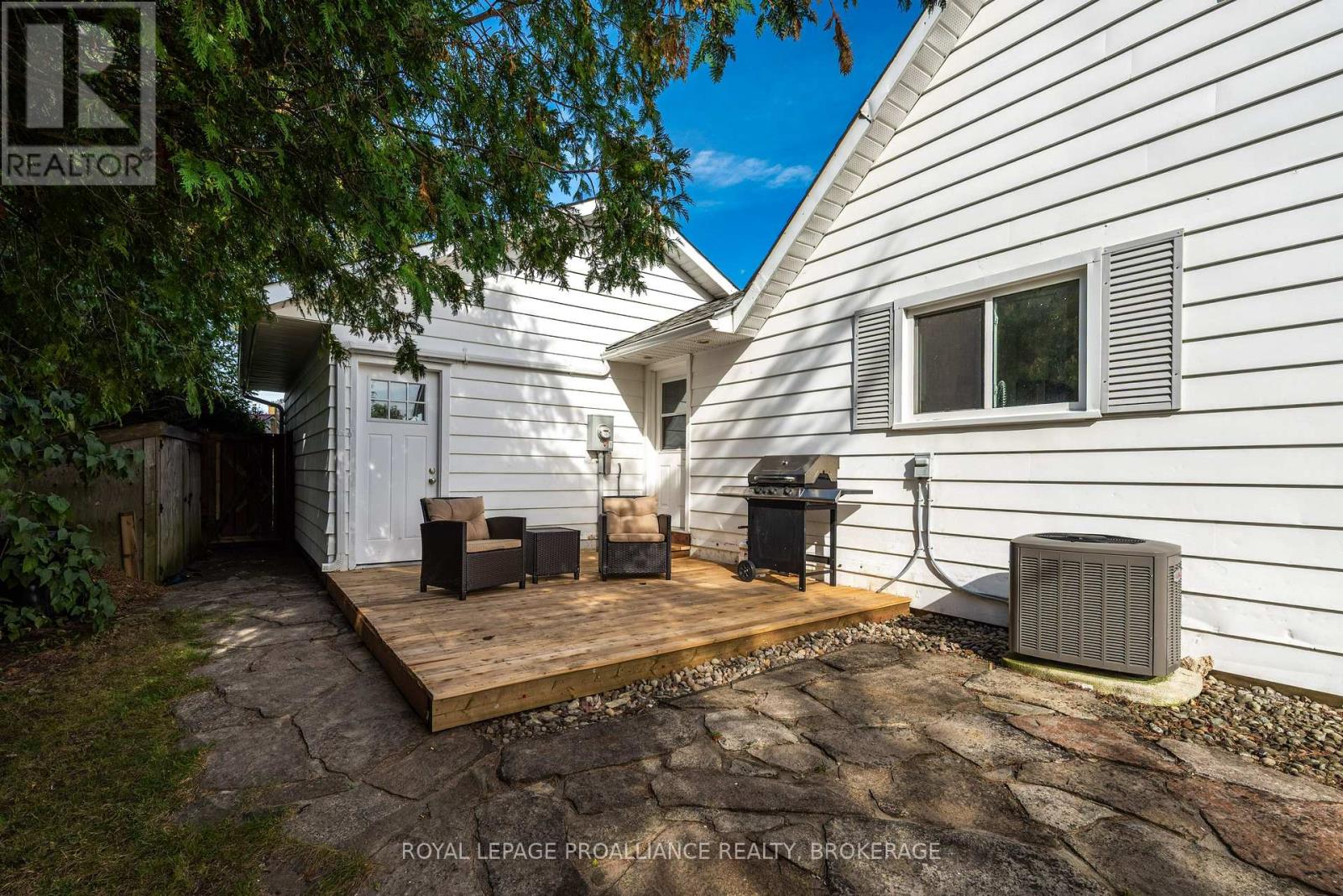 34 Cambridge Crescent — photo 38