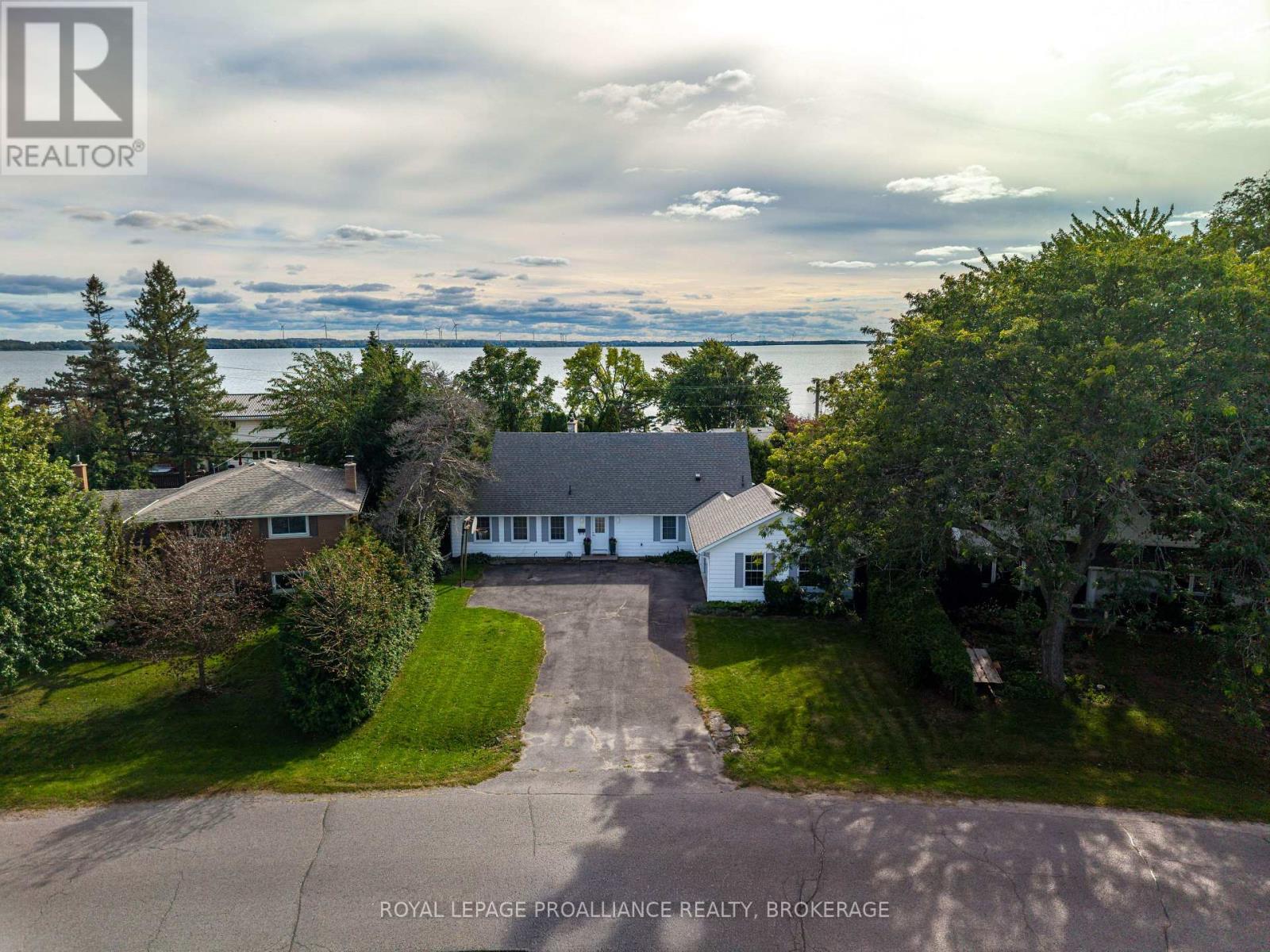 34 Cambridge Crescent — photo 4