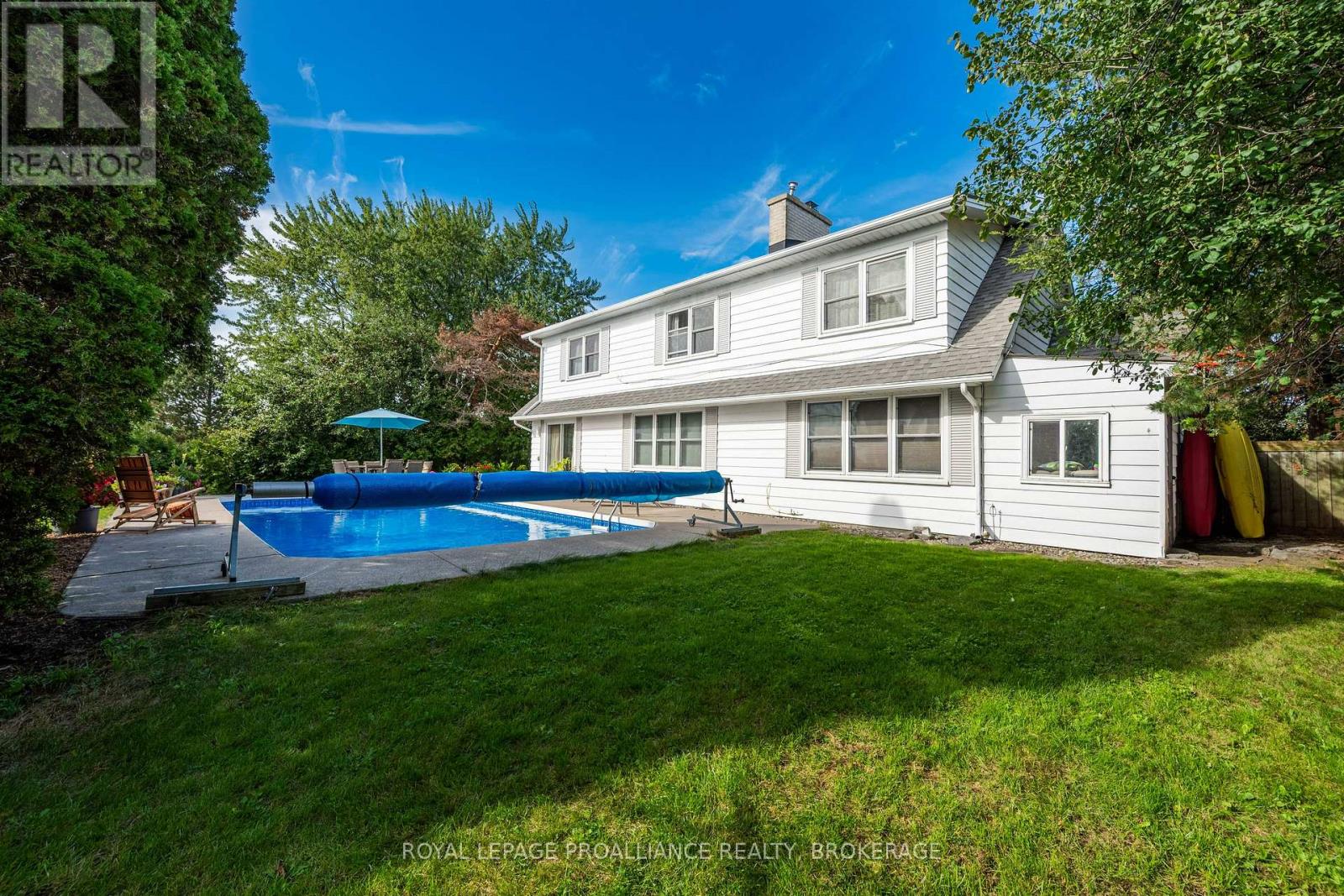 34 Cambridge Crescent — photo 42