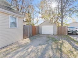 406 Strathnaver Avenue, Selkirk, MB R1A0H7 Photo 33