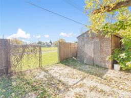 406 Strathnaver Avenue, Selkirk, MB R1A0H7 Photo 36