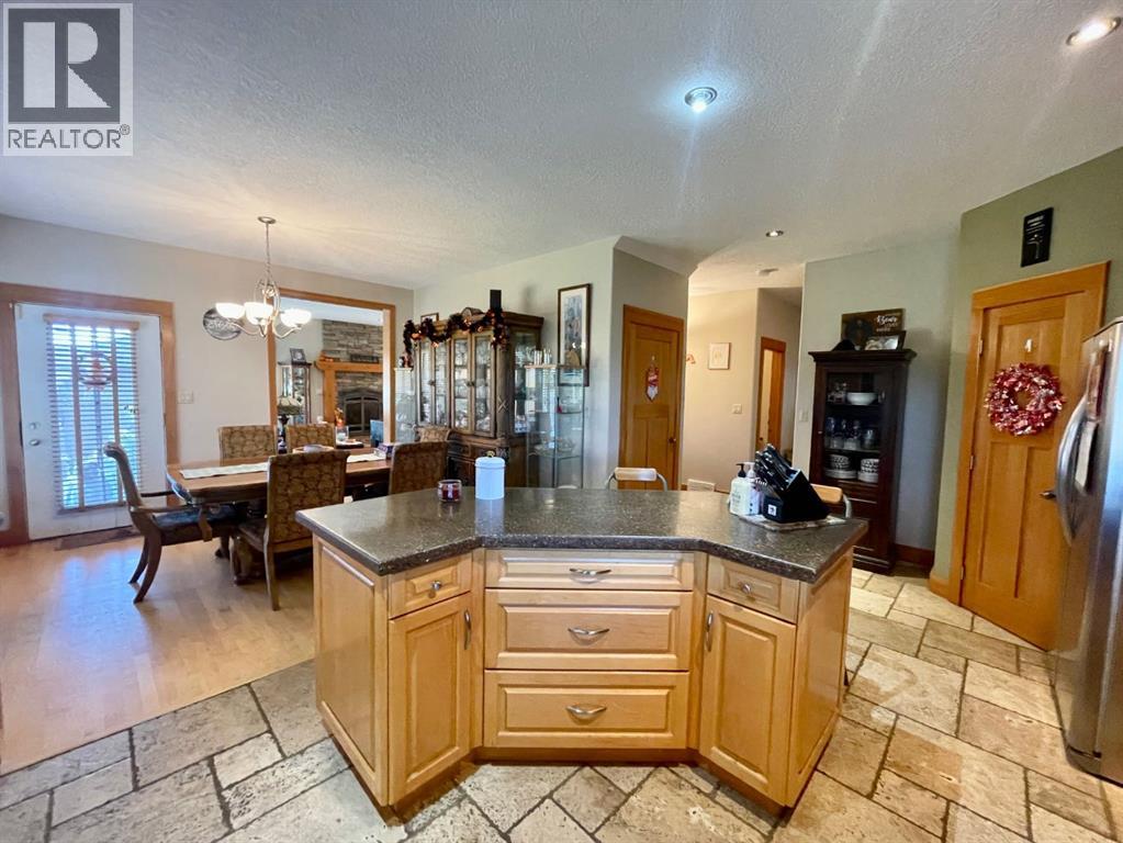 4112 15 Avenue - 10