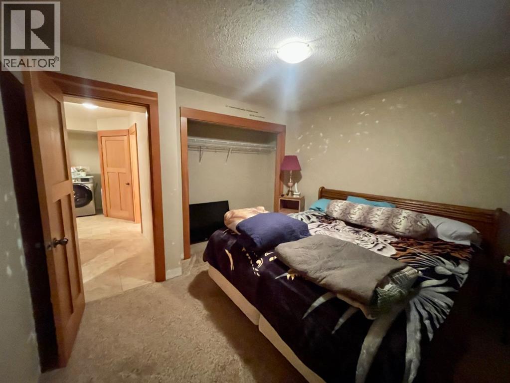 4112 15 Avenue - 42