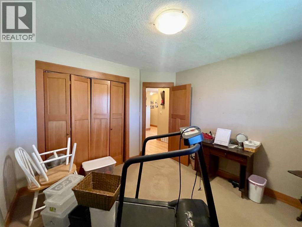 4112 15 Avenue - 34