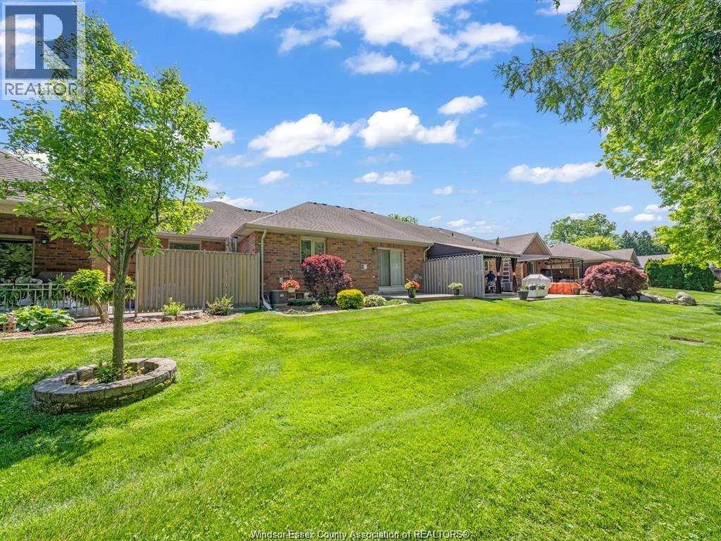 1630 Naples Crescent — photo 43
