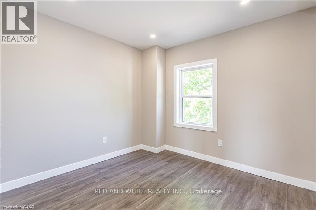 279 William Street — photo 14