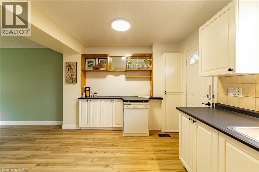 227 Fergus Avenue — photo 10