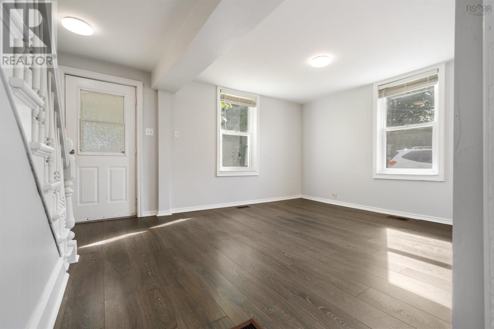 Property 7 of 22 of 377 MacDonald Street