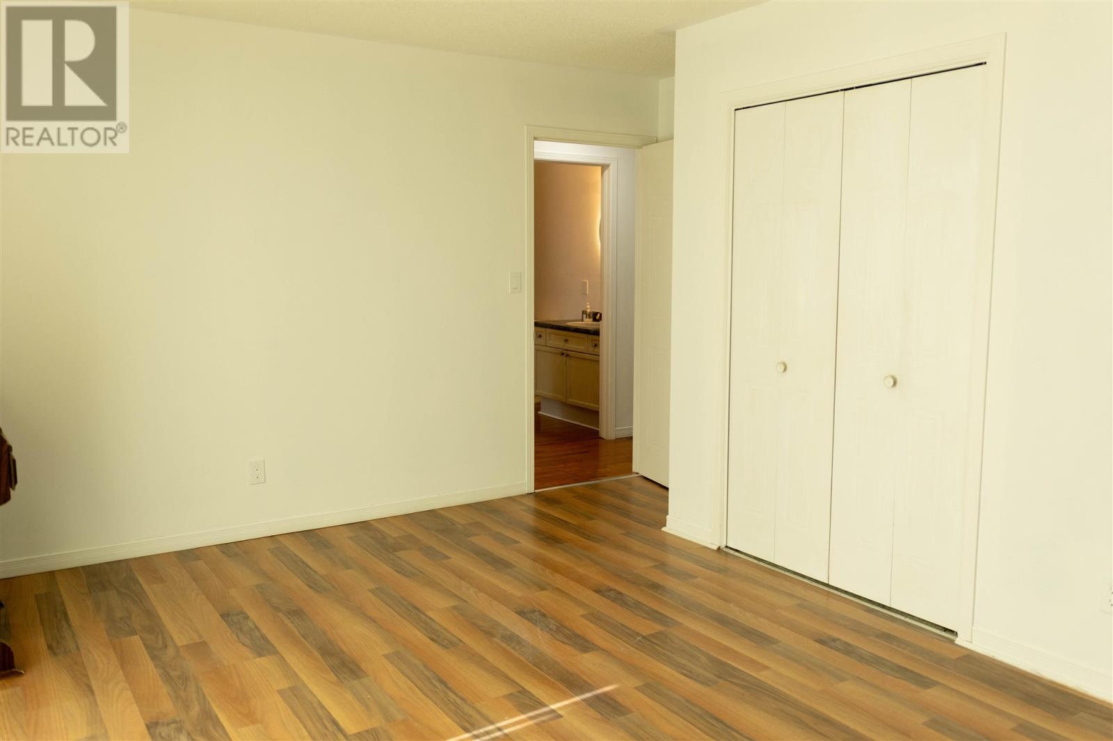 27 Village Ct — photo 13