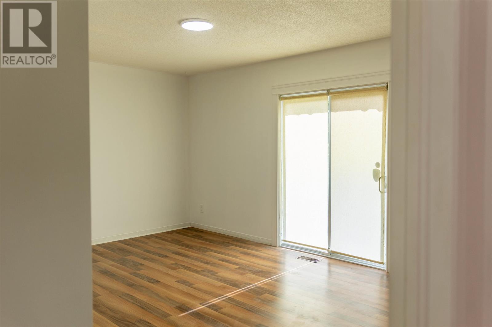 27 Village Ct — photo 12