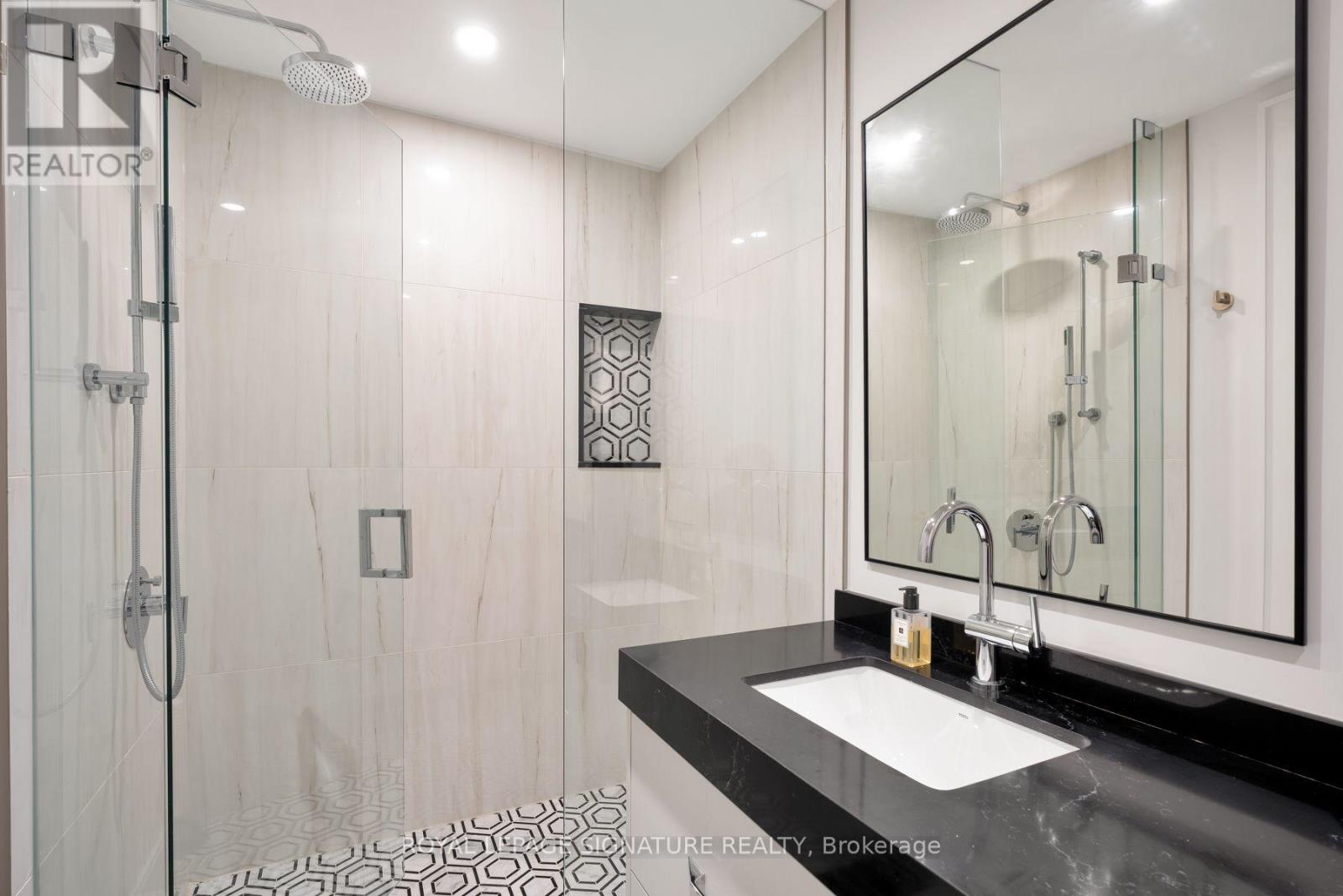 20 Rochester Avenue, Toronto, ON photo 36