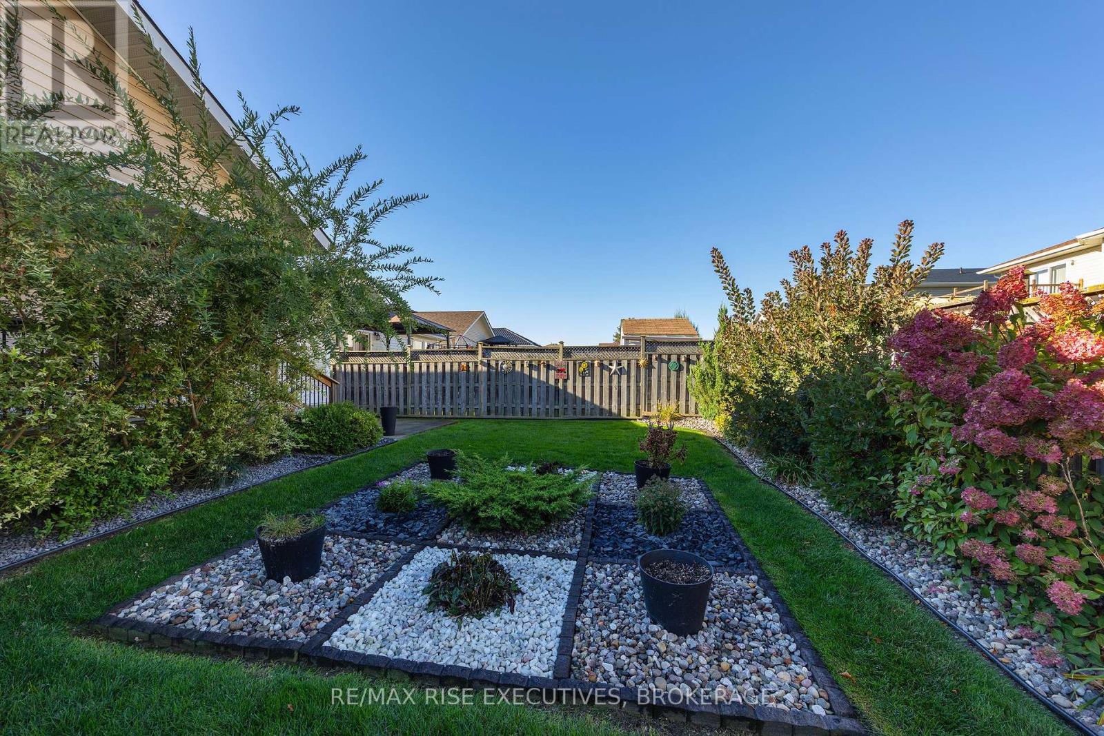 176 Macdougall Drive — photo 40