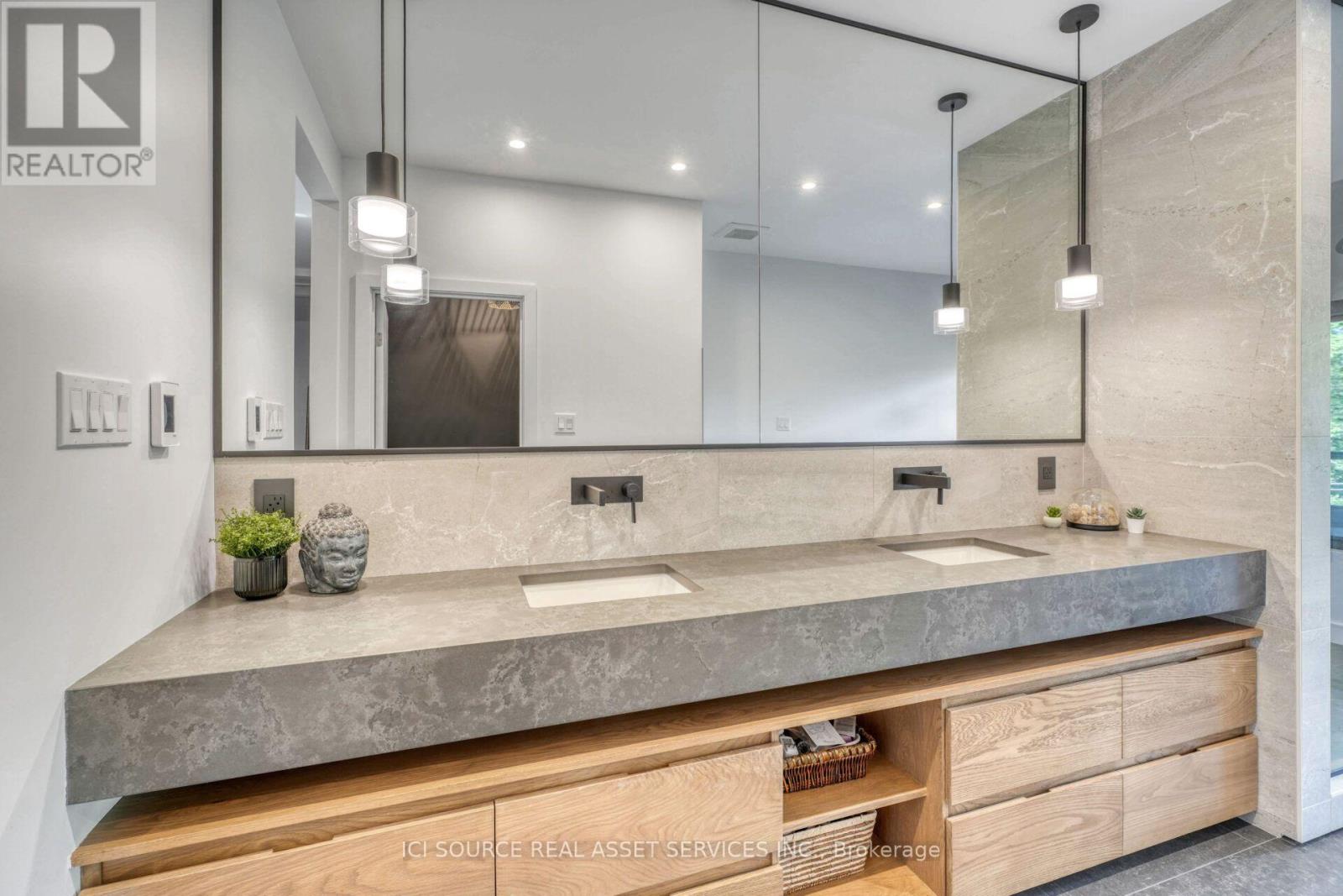 73 Pineglen Crescent — photo 35