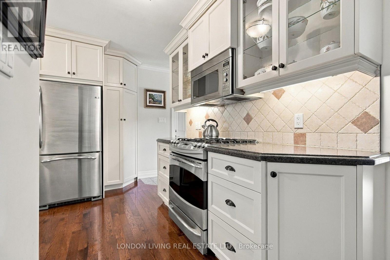 69 Logan Avenue — photo 18