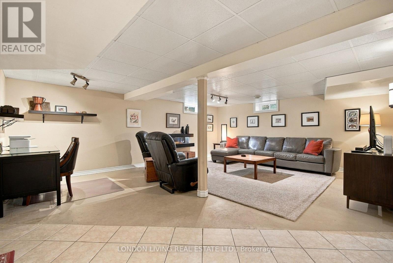 69 Logan Avenue — photo 28
