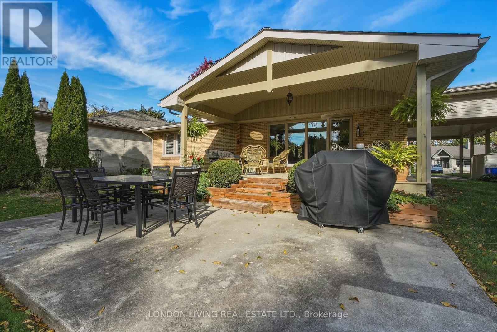 69 Logan Avenue — photo 43