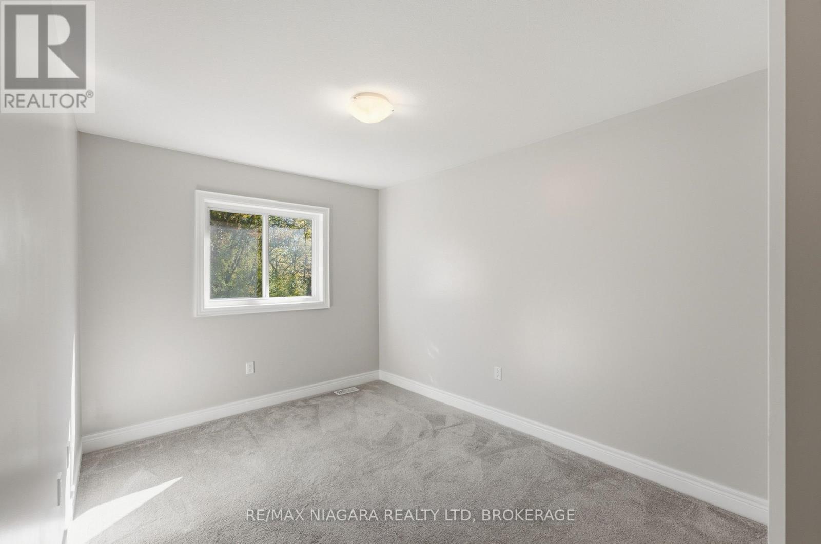 340 Prospect Point Road North — photo 28