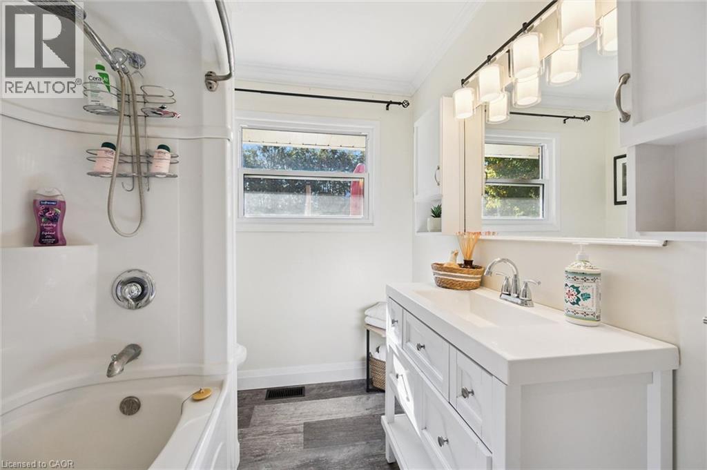 15 Emma Street — photo 14