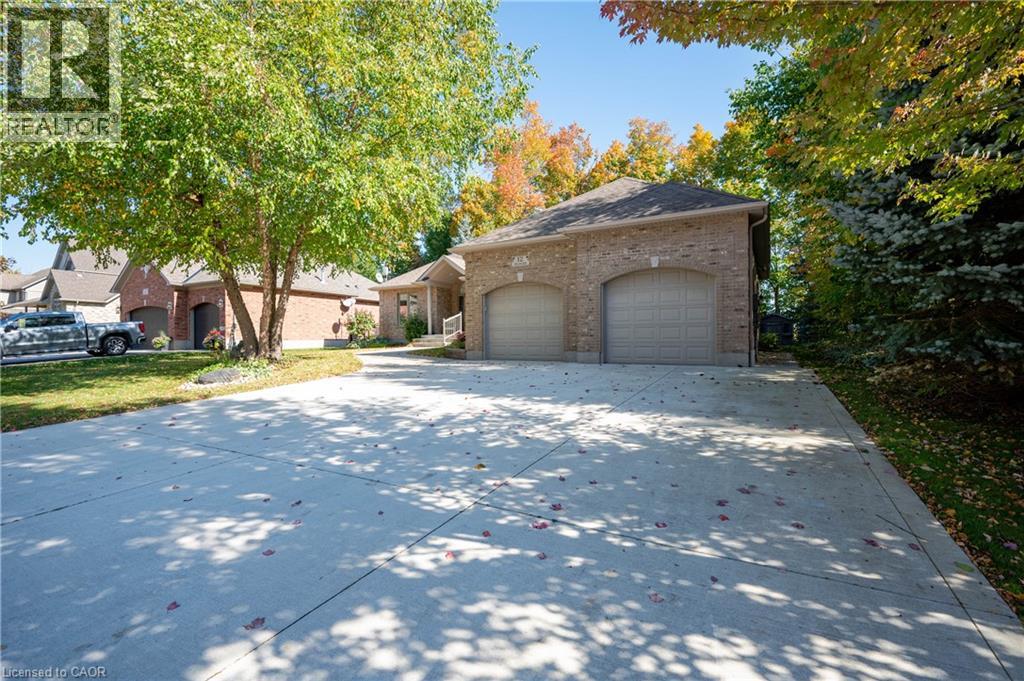 12 Welwood Avenue — photo 4