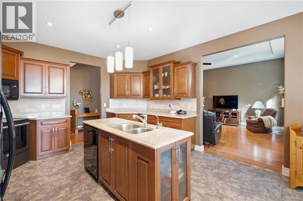 12 WELWOOD Avenue - 12