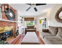Family room - 11 Peregrine Crescent, Cambridge, ON N1T1N9 Photo 6