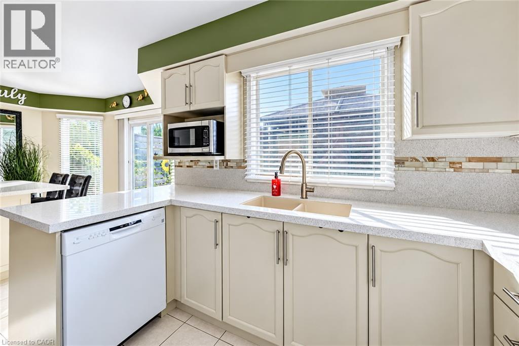 11 Peregrine Crescent — photo 13