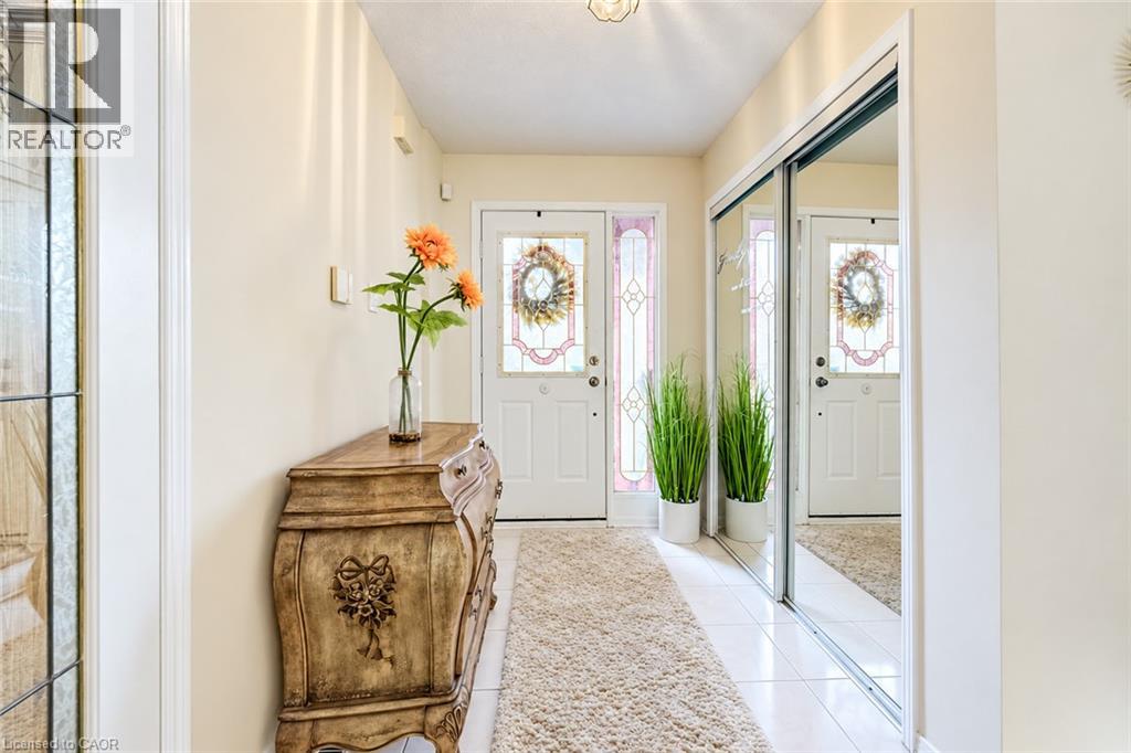 11 Peregrine Crescent — photo 4