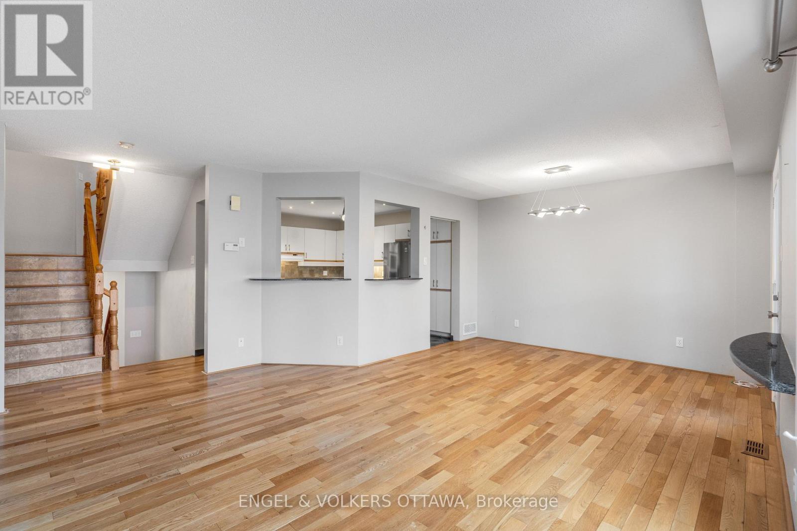 living/dining area