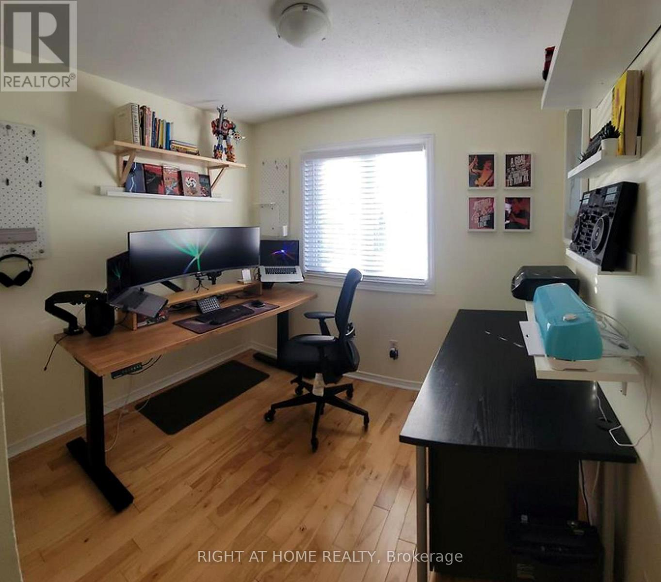 44 Burlington Crescent — photo 12