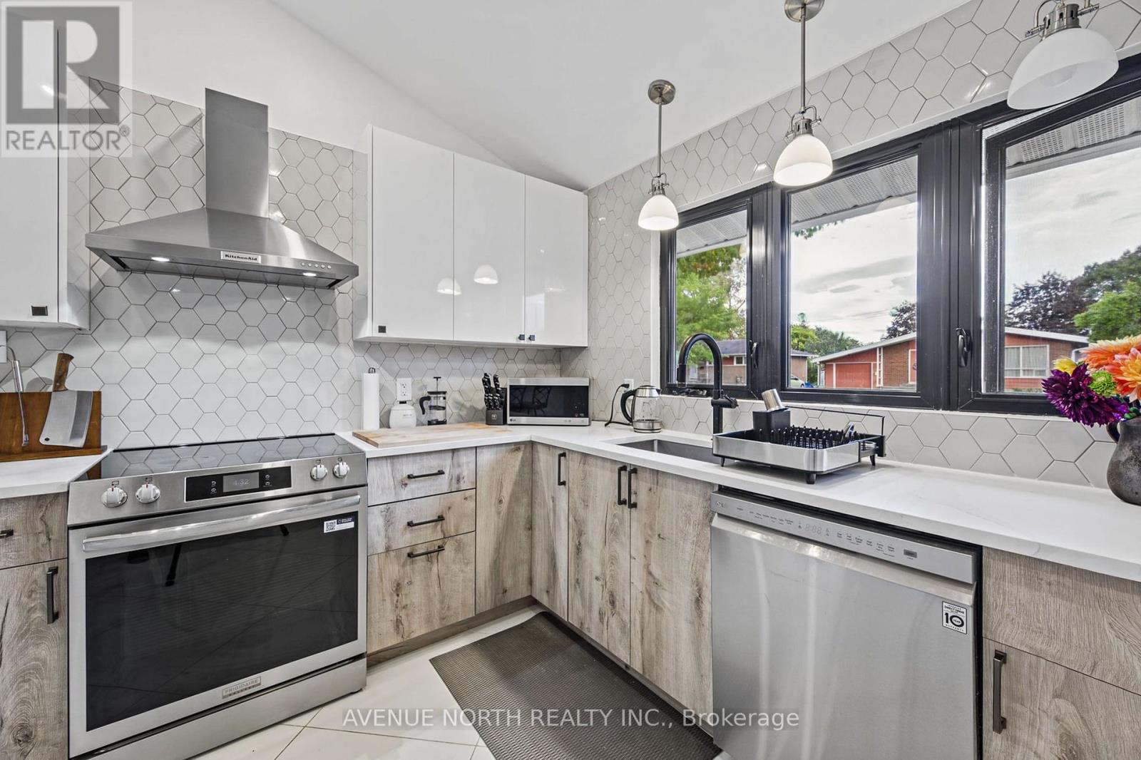 1174 MAYBANK STREET - 16