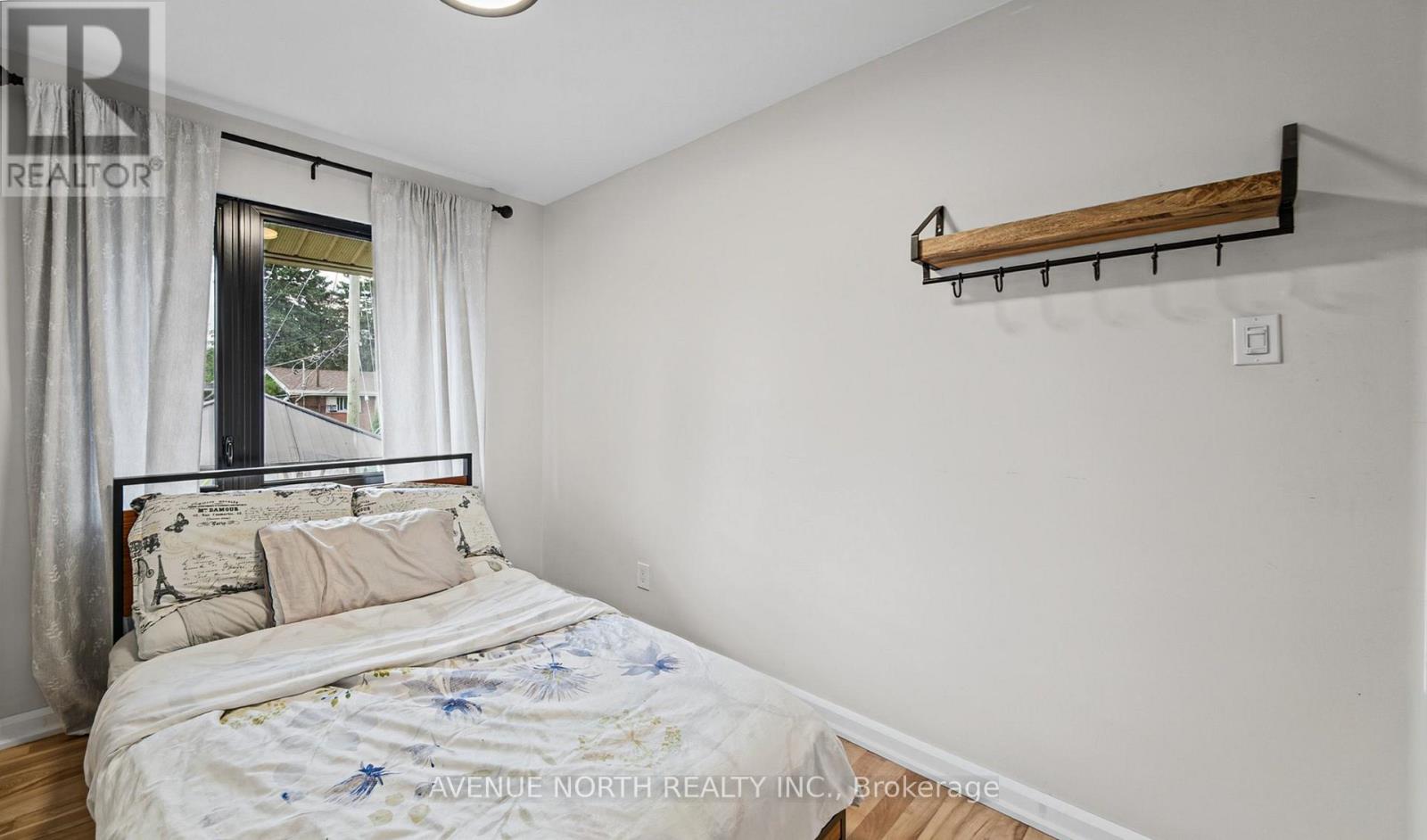 1174 Maybank Street — photo 25
