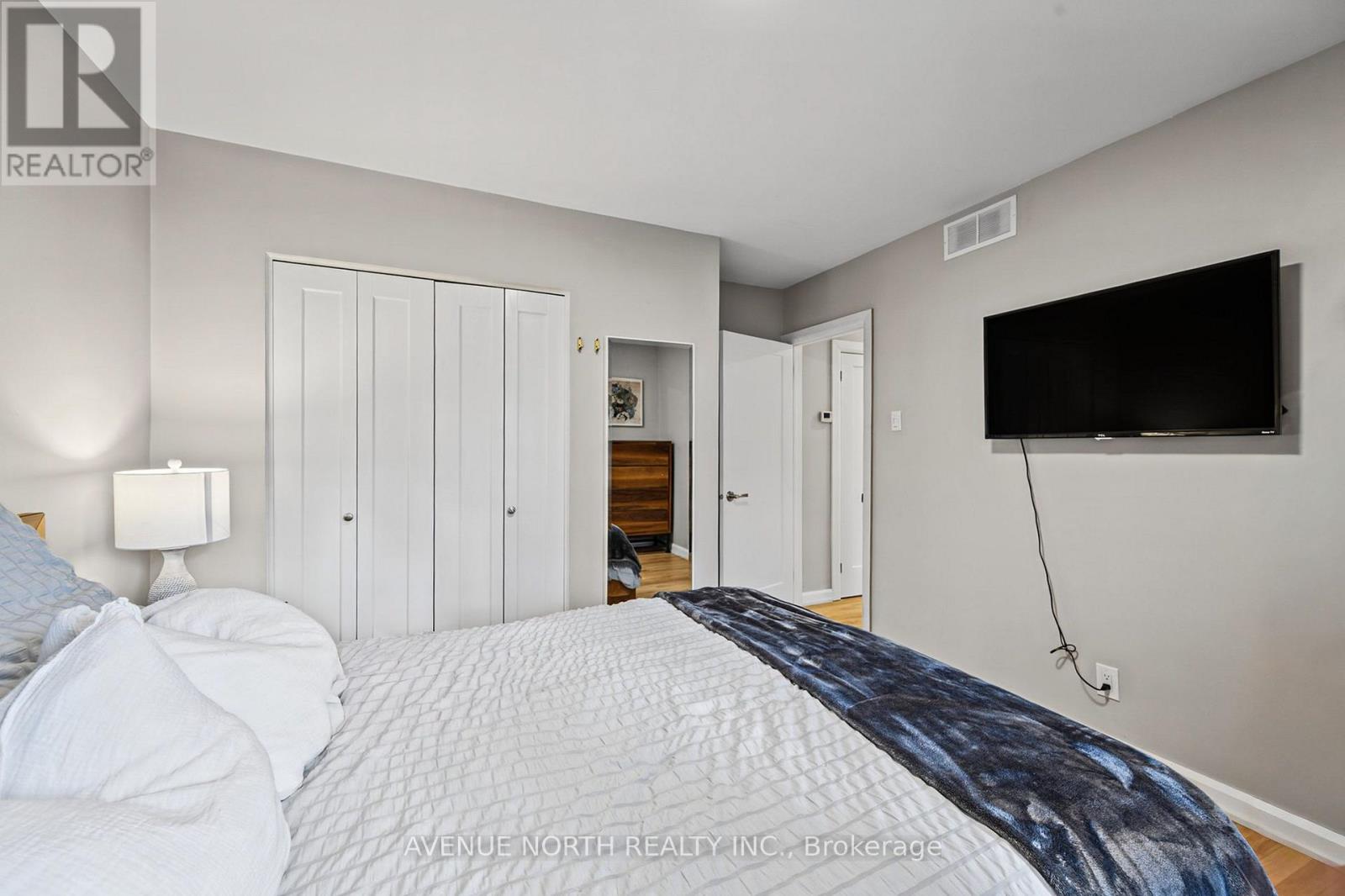 1174 MAYBANK STREET - 33